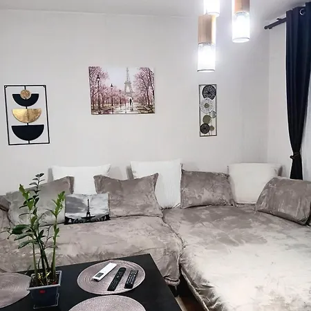 Oasis 2 Bed Flat To The Mountain * София